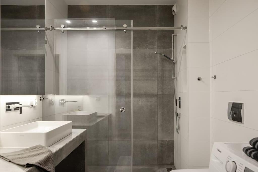 Platinum Jaglana Apartment - Wyspa Spichrzow Gdańsk Exteriör bild